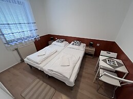 Május 1 Vendégház - Torony