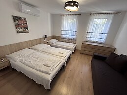 Május 1 Vendégház - Torony