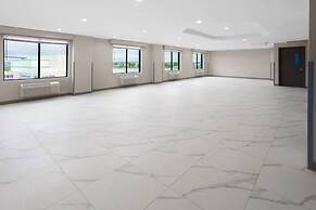 Days Inn By Wyndham Staten Island