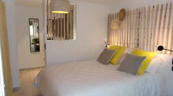 Casa Louise Suites and Spas