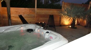 Casa Louise Suites and Spas