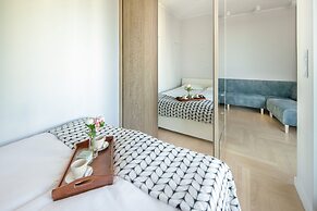 Apartment With Balcony by Renters