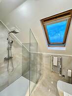 House in Croydon Welcomes you to Comfort and Style