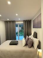 House in Croydon Welcomes you to Comfort and Style