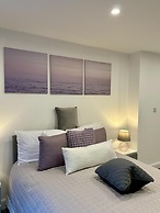 House in Croydon Welcomes you to Comfort and Style