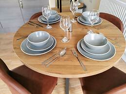 3bed Full House - Free Parking - Family Friendly!