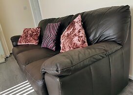 3bed Full House - Free Parking - Family Friendly!