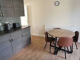 3bed Full House - Free Parking - Family Friendly!