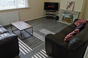 3bed Full House - Free Parking - Family Friendly!