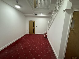 Gorgeous Spacious Apartment With Sea View