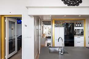 Luxurious Apartment in a Historical Monument