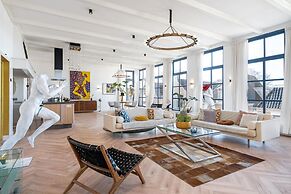 Luxurious Apartment in a Historical Monument