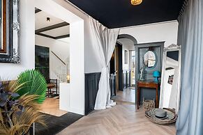 Luxurious Apartment in a Historical Monument