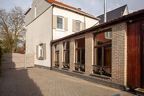 Authentic House With Playroom and Infrared Sauna