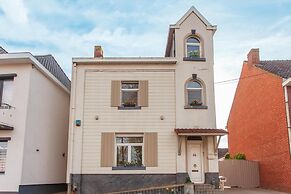 Authentic House With Playroom and Infrared Sauna