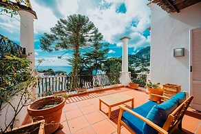 Villa White by Elite Villas