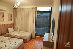 Villa With pool&Garden-Beverly Hills