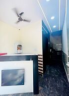 Roomshala 168 Startlight Suites