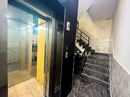 Roomshala 168 Startlight Suites