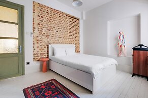 Cozy Flat With Balcony 5 min to Galata Tower