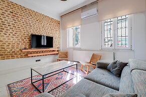 Cozy Flat With Balcony 5 min to Galata Tower