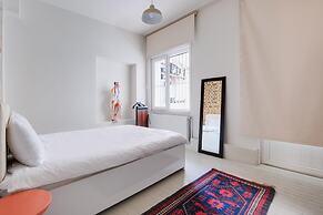 Cozy Flat With Balcony 5 min to Galata Tower