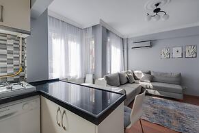 Central Flat w Balcony 5 min to Ortakoy Square