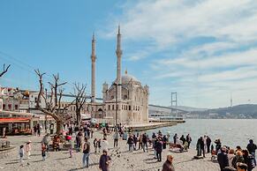 Central Flat w Balcony 5 min to Ortakoy Square