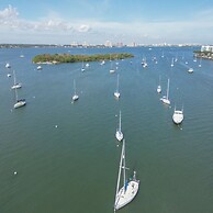 Vista Mar Bay Views Close to Miami Attractions