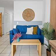 Bayshore Bliss- Cozy Space Pool Views