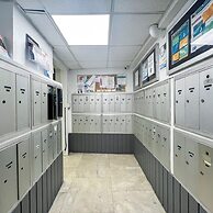 Bayshore Bliss- Cozy Space Pool Views