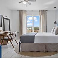 Bayshore Bliss- Cozy Space Pool Views