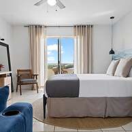 Bayshore Bliss- Cozy Space Pool Views