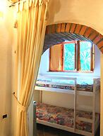 La Pergola, Holiday Home in Tuscany on the Hill and Near the Sea, for 