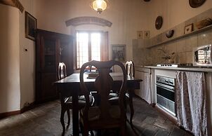 La Pergola, Holiday Home in Tuscany on the Hill and Near the Sea, for 