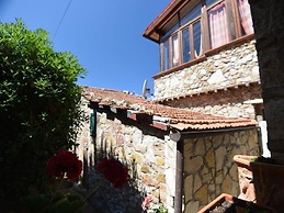 La Pergola, Holiday Home in Tuscany on the Hill and Near the Sea, for 