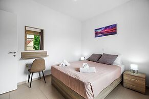 Iriana's Apartments in Center