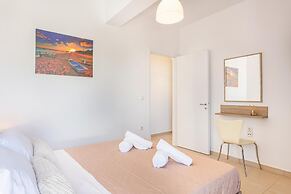 Iriana's Apartments in Center