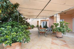 Sofie s Garden View Apartment