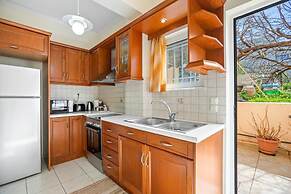 Sofie s Garden View Apartment