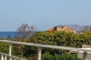 Emmanouel Maisonette Near the Sea