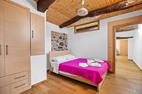 Maria s House With View in Kambos