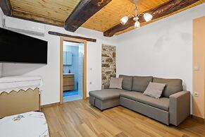 Maria s House With View in Kambos