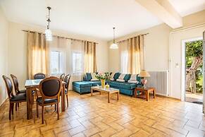 Ortansia House Near the Sea