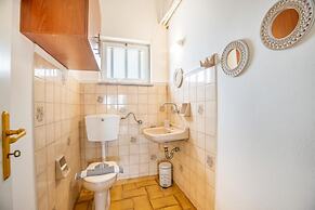 Ortansia House Near the Sea