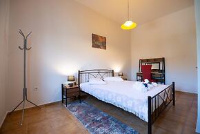 Peroulakis Traditional House