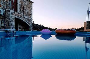 Traditional Villa in Pemonia