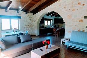 Traditional Villa in Pemonia