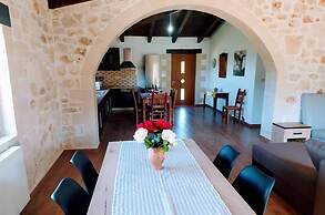 Traditional Villa in Pemonia