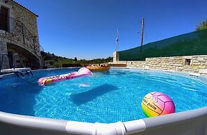 Traditional Villa in Pemonia